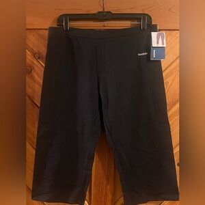 Reebok Women’s Black Athletic Capris, large, NWT